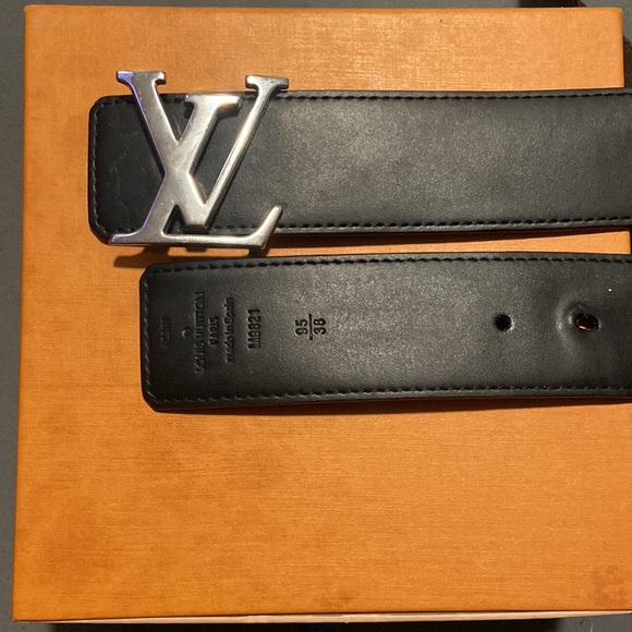 LOUIS VUITTON INITIALES 40MM REVERSIBLE - Picture 3 of 4